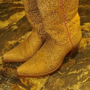 Caboots cowboy boots